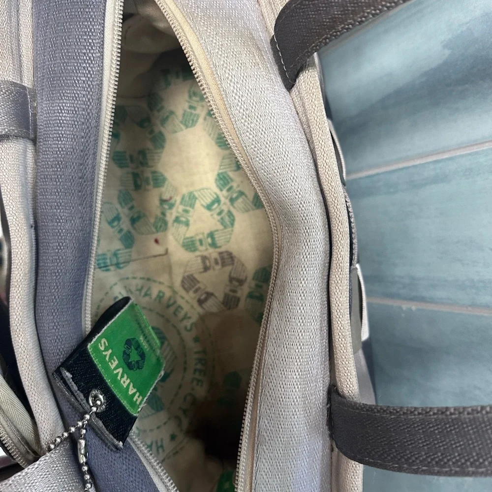 Harvey's seat belt bag and wallet - Picture 5 of 6